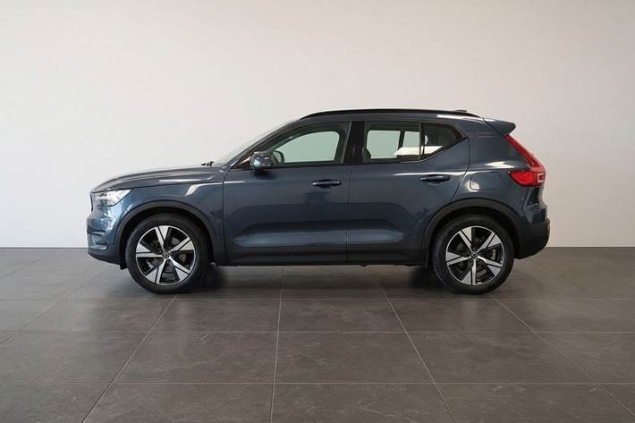 Grå Volvo XC40 fra 2021