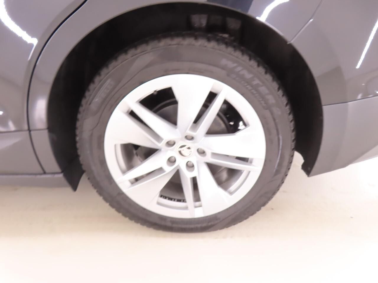 Sort Skoda Enyaq fra 2022