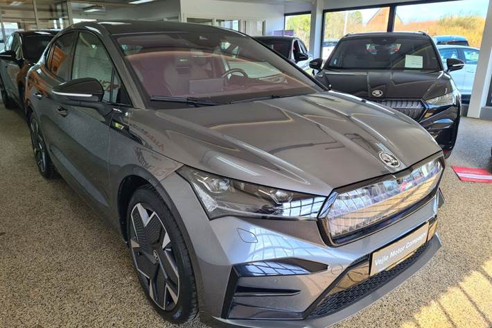 Grå Skoda Enyaq fra 2023