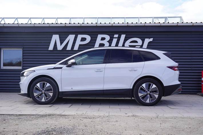 Hvid Skoda Enyaq fra 2023