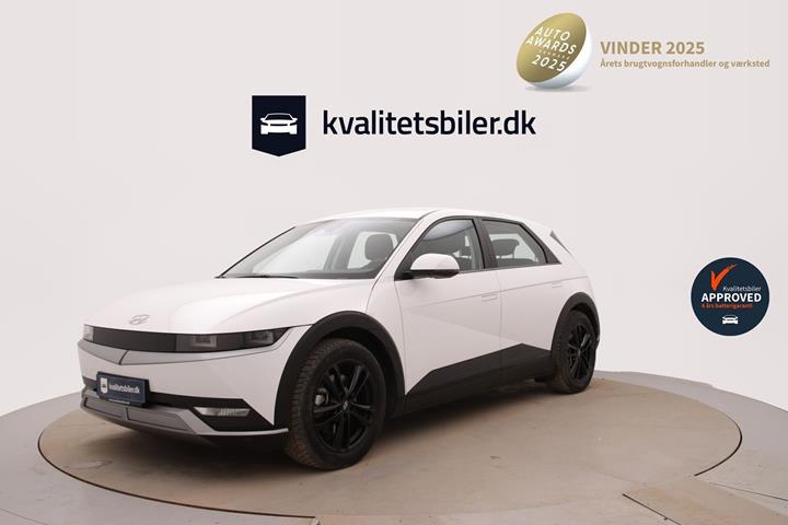 Hvid Hyundai Ioniq 5 fra 2022 set udefra