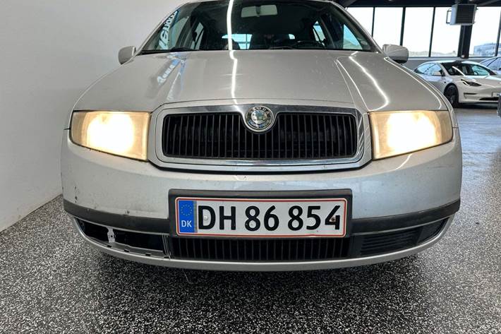 Sølv Skoda Fabia fra 2003