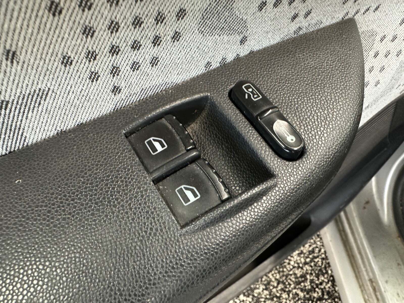 Sølv Skoda Fabia fra 2003