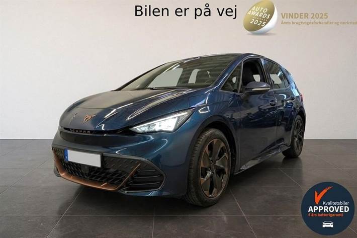 Blå Cupra Born fra 2022 set udefra