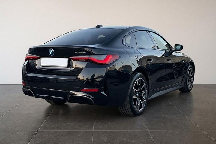 Sort BMW i4 fra 2025