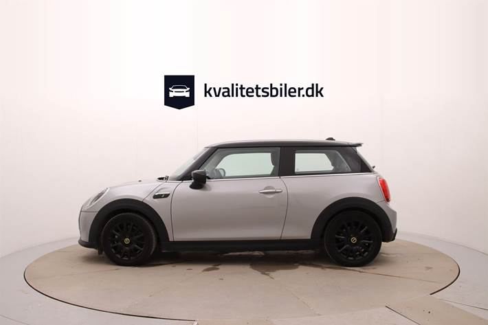 Sølv Mini Cooper fra 2023