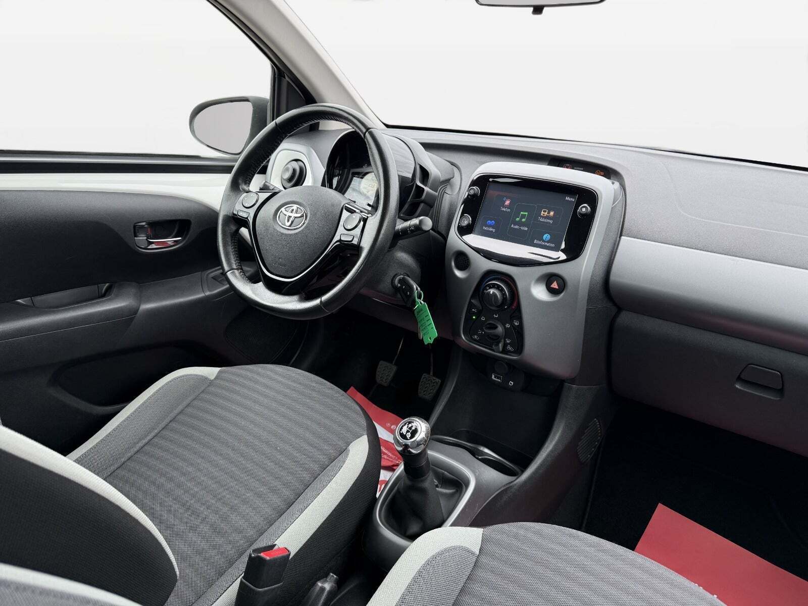 Hvid Toyota Aygo fra 2018