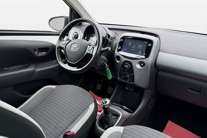 Hvid Toyota Aygo fra 2018