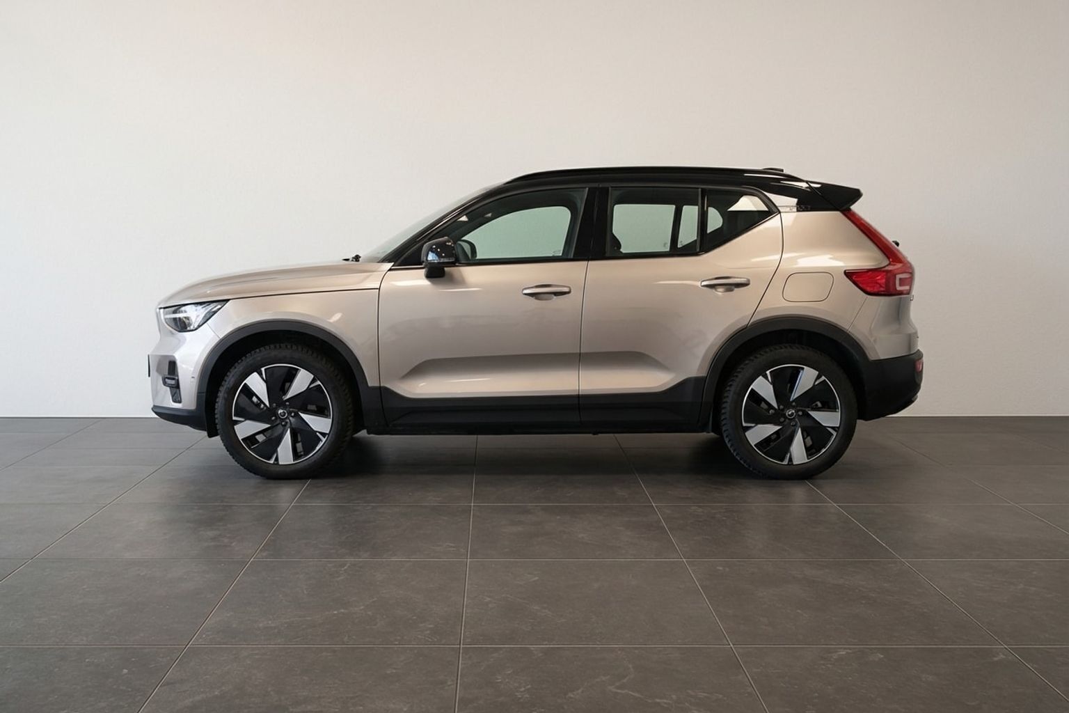 Volvo XC40 Recharge Extended Range Core 252HK 5d Aut.