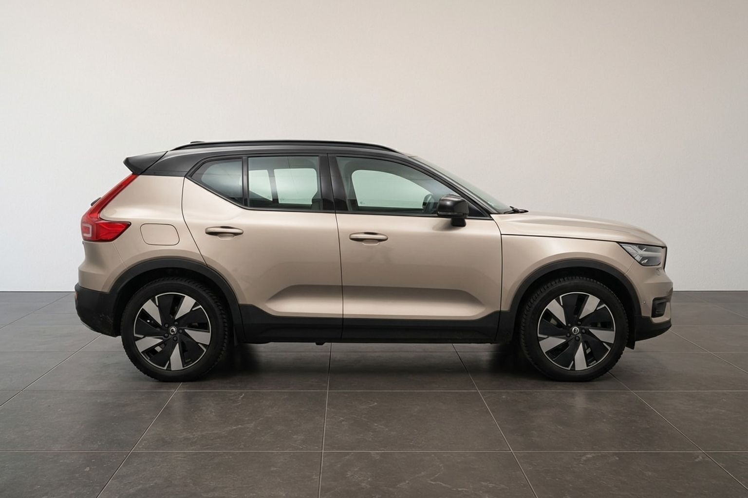 Volvo XC40 Recharge Extended Range Core 252HK 5d Aut.