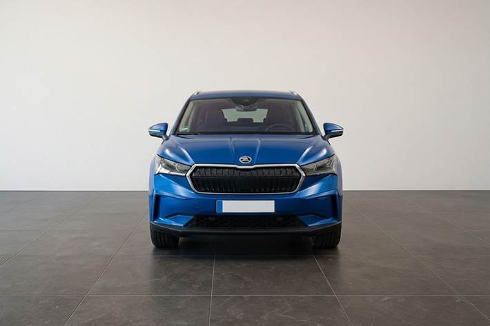 Blå Skoda Enyaq fra 2021