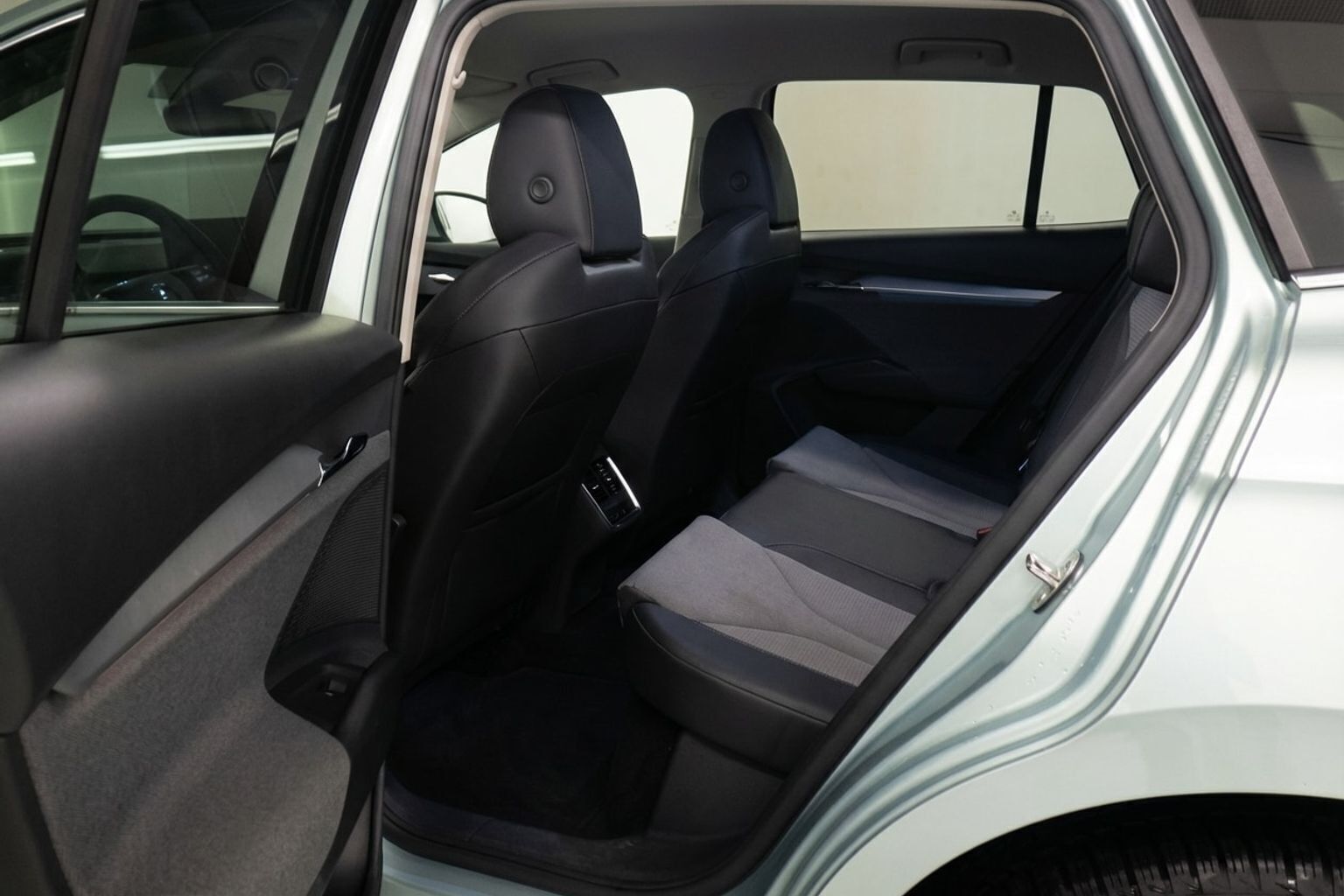 Sølv Skoda Enyaq fra 2021