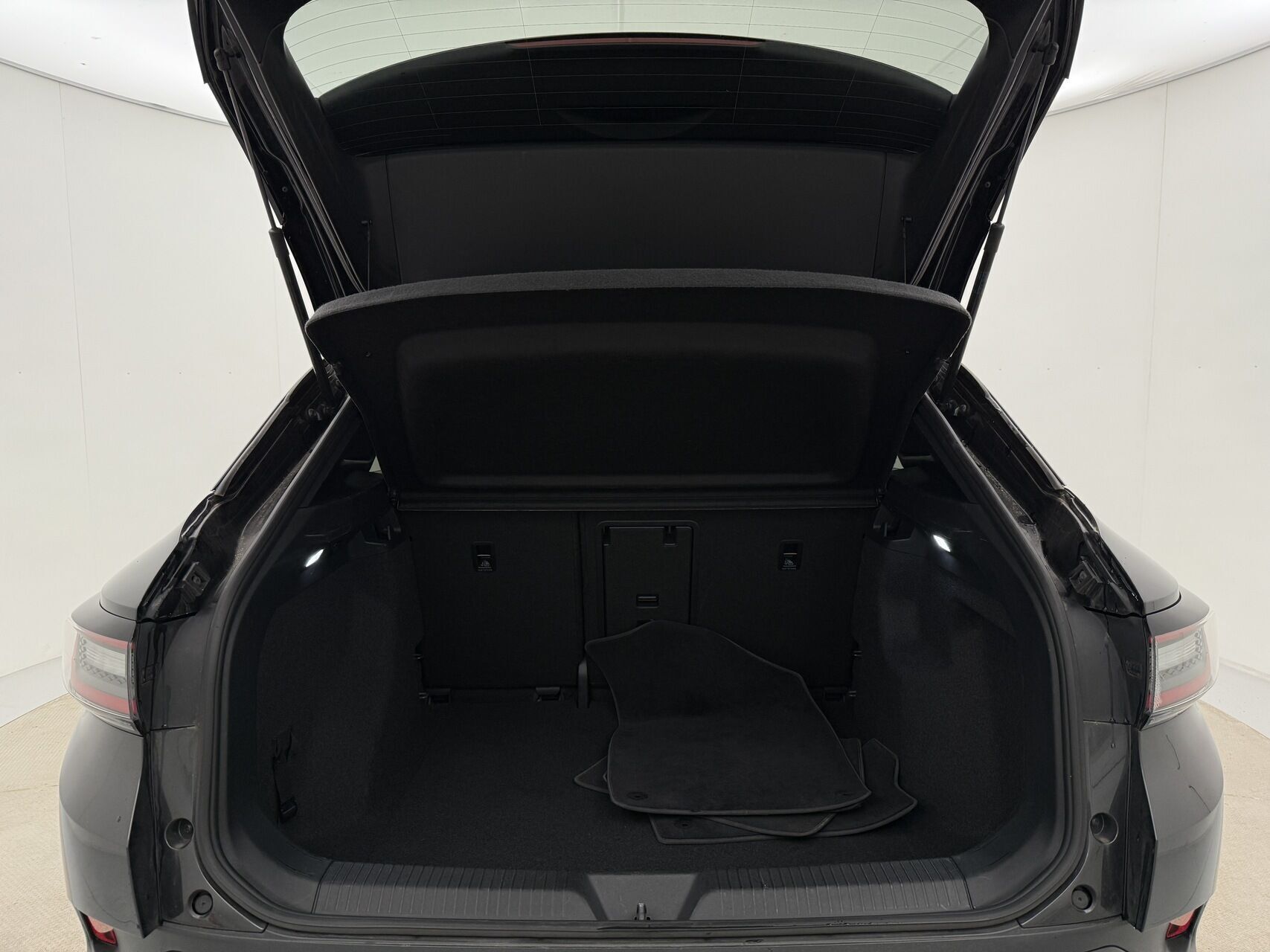 Grå VW ID.4 fra 2020