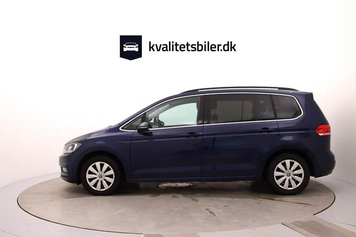 Blå VW Touran fra 2022