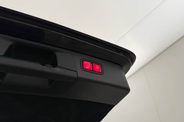 Sort Mercedes E300 e fra 2022