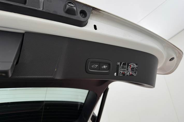 Hvid Volvo XC40 fra 2020