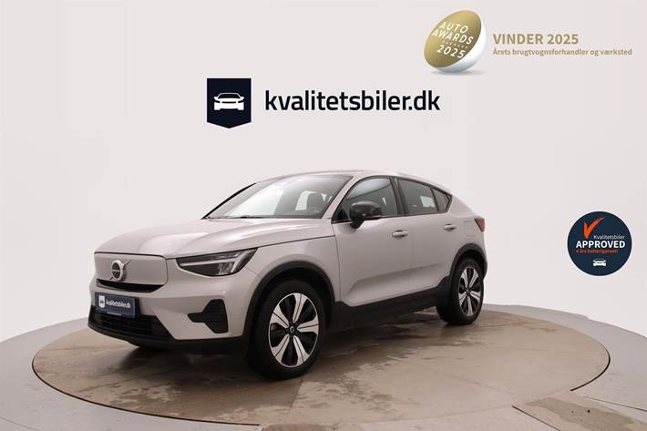 Sølv Volvo C40 fra 2023 set udefra