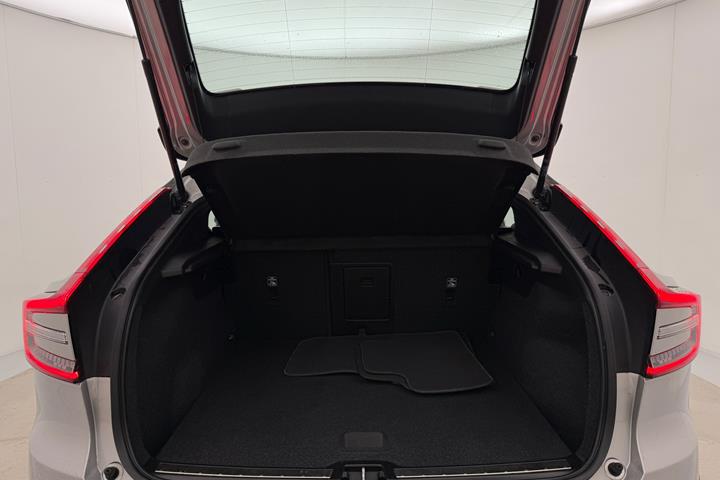 Sølv Volvo C40 fra 2023