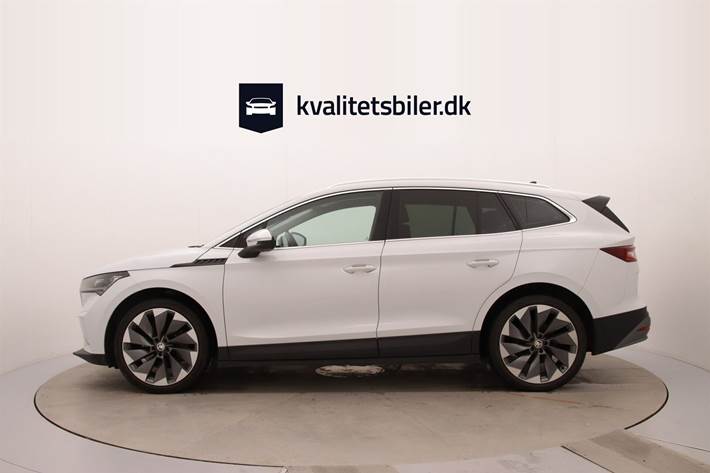 Hvid Skoda Enyaq fra 2022