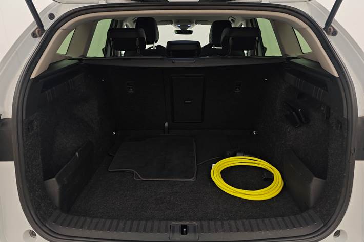 Hvid Skoda Enyaq fra 2022