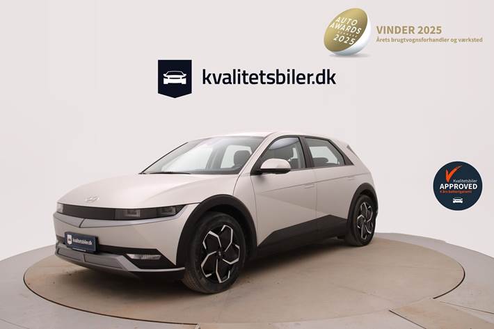 Sølv Hyundai Ioniq 5 fra 2022 set udefra