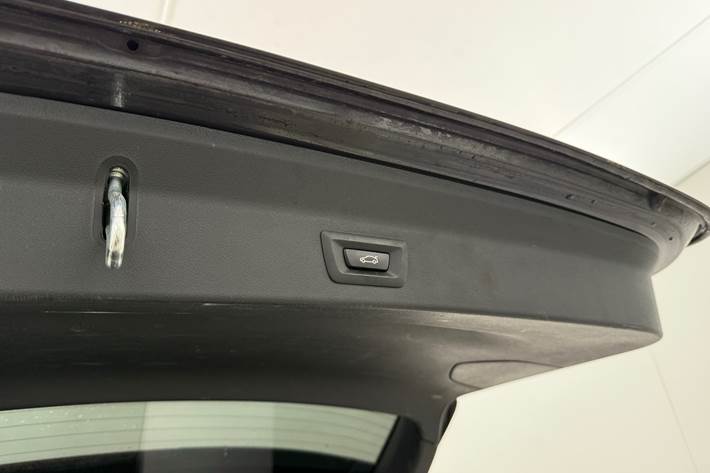 Grå BMW iX3 fra 2022