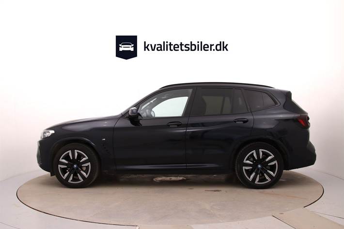 Sort BMW iX3 fra 2023