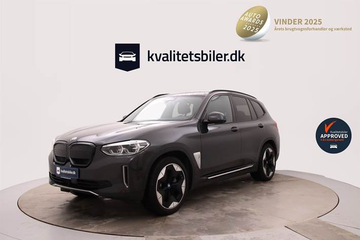Grå BMW iX3 fra 2021