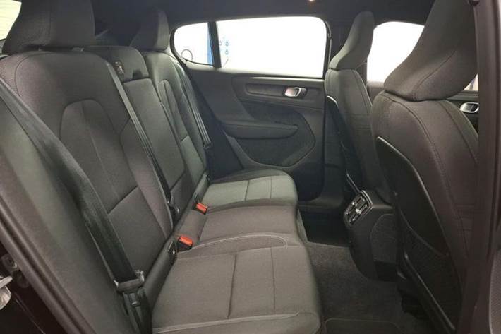 Sort Volvo XC40 fra 2023