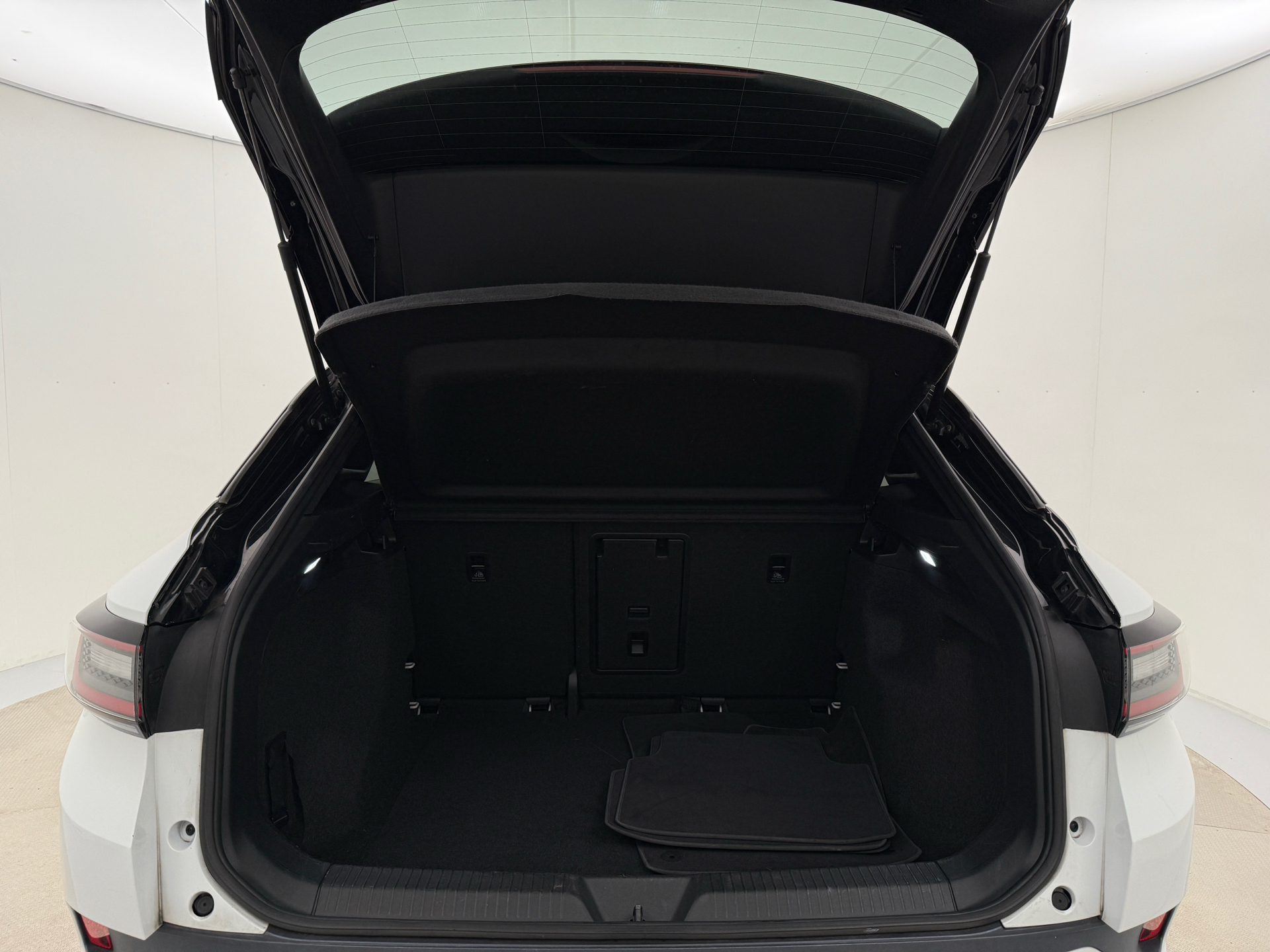 Hvid VW ID.4 fra 2021