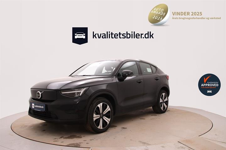 Sort Volvo C40 fra 2023 set udefra