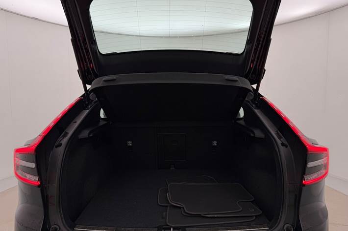 Sort Volvo C40 fra 2023