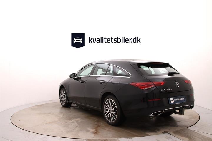Sort Mercedes CLA250 e fra 2022