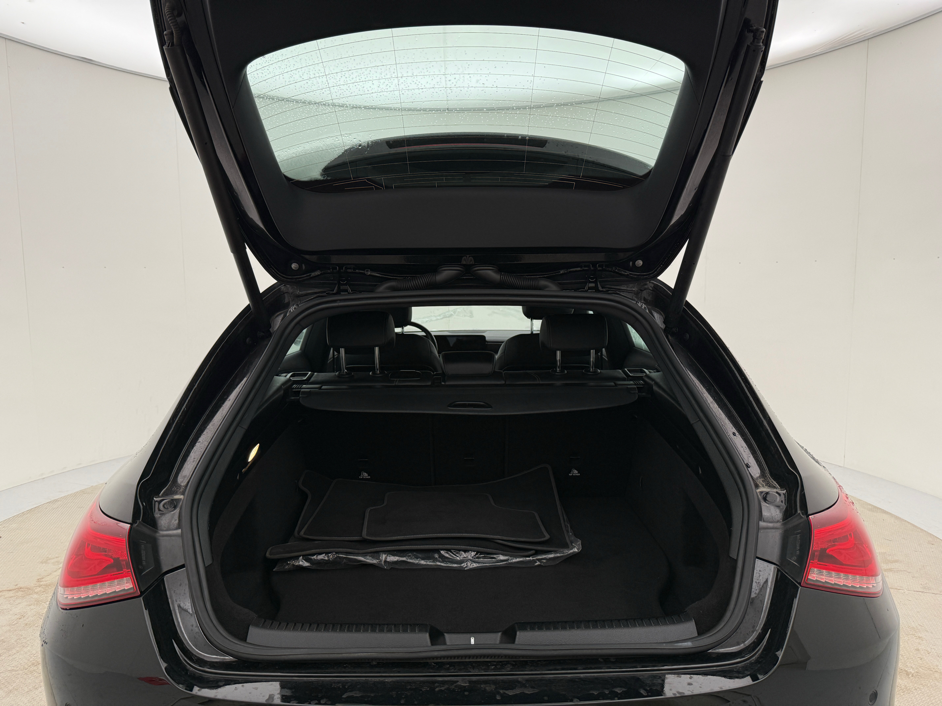 Sort Mercedes CLA250 e fra 2022