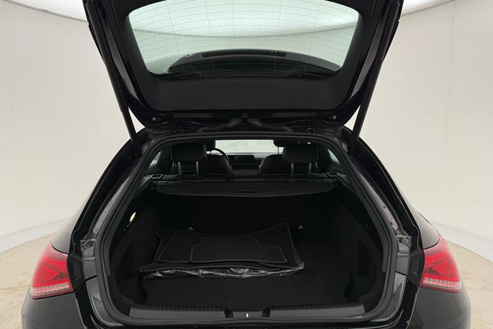 Sort Mercedes CLA250 e fra 2022