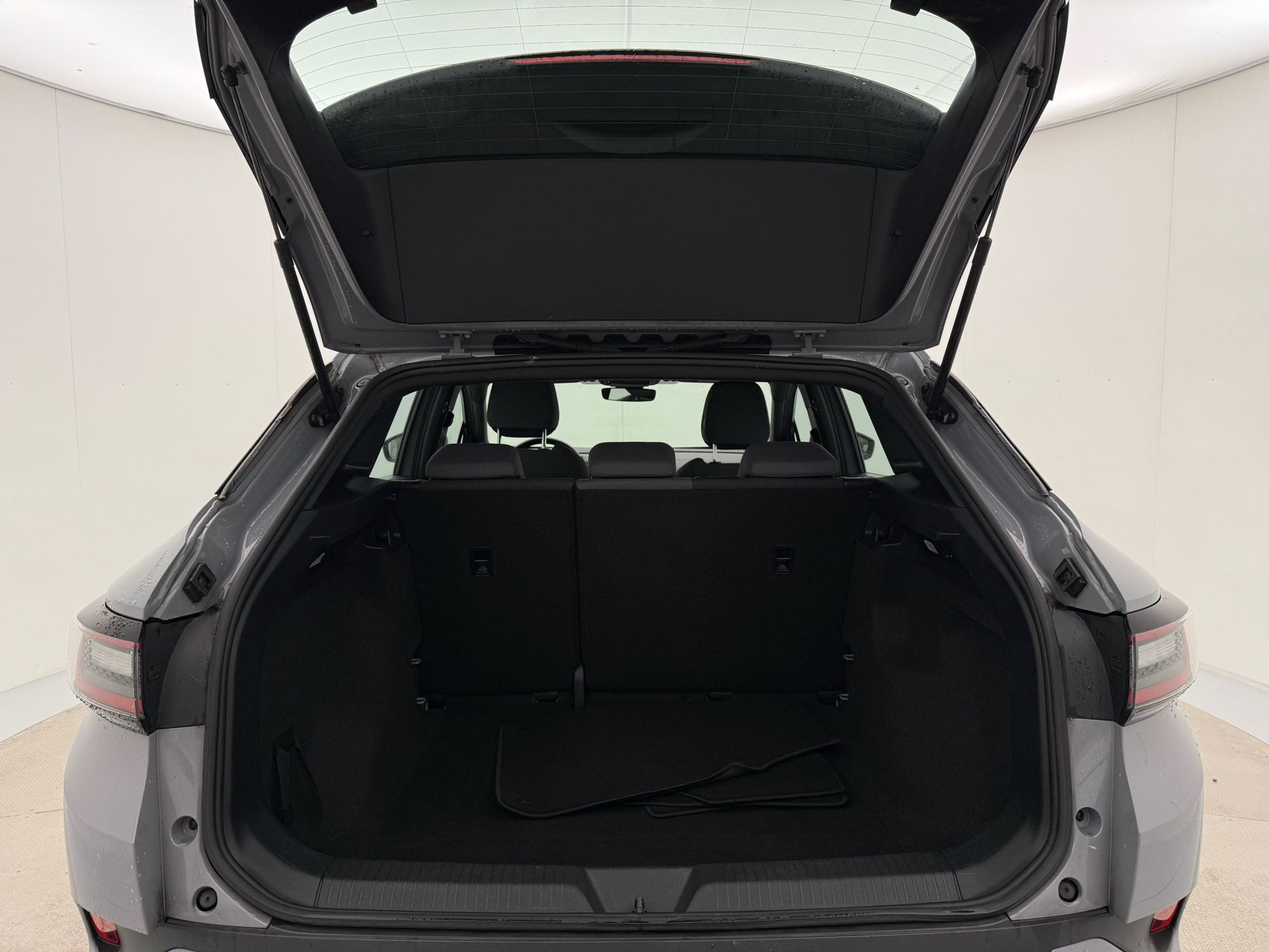 Grå VW ID.4 fra 2021