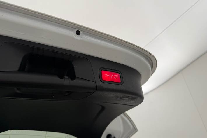 Hvid Mercedes EQA 250 fra 2021