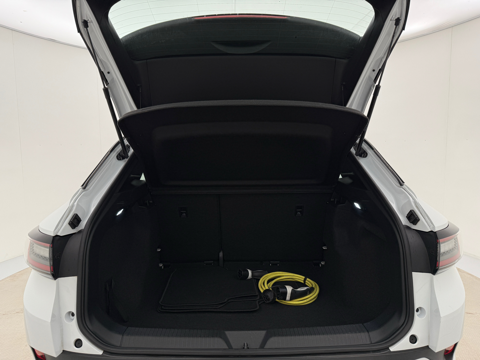 Hvid VW ID.4 fra 2021