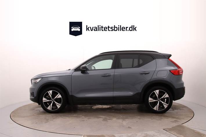 Grå Volvo XC40 fra 2021