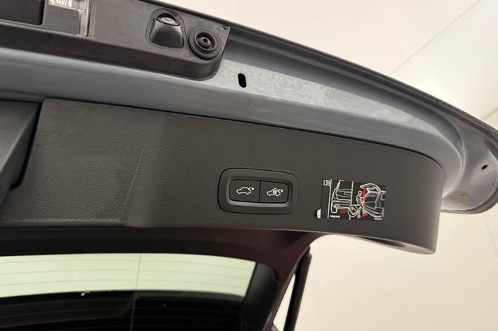 Grå Volvo XC40 fra 2021