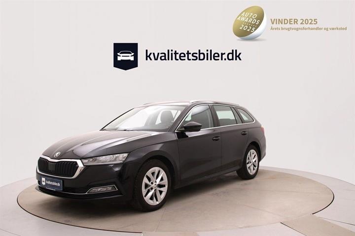 Sort Skoda Octavia fra 2022 set udefra