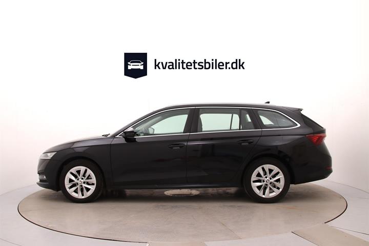Sort Skoda Octavia fra 2022