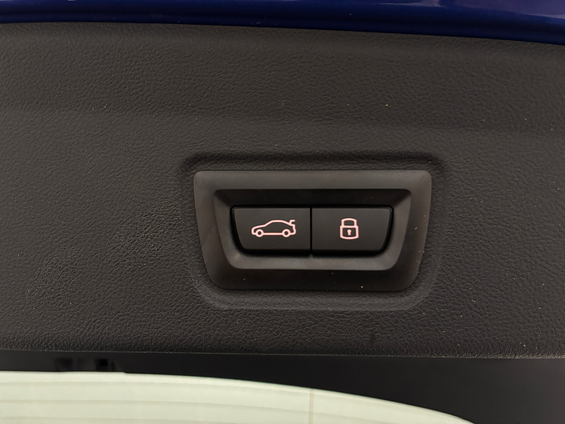 Blå BMW i4 fra 2025