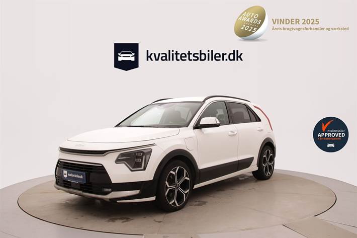 Hvid Kia Niro fra 2023 set udefra