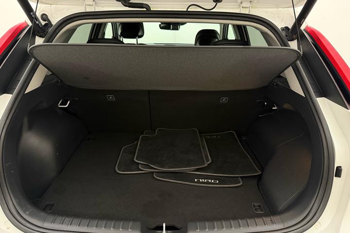 Hvid Kia Niro fra 2023