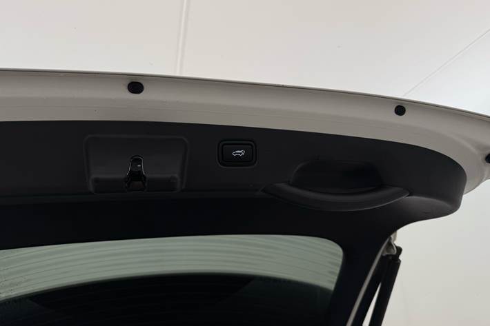 Hvid Kia Niro fra 2023