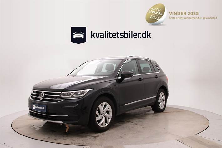 Sort VW Tiguan fra 2022 set udefra