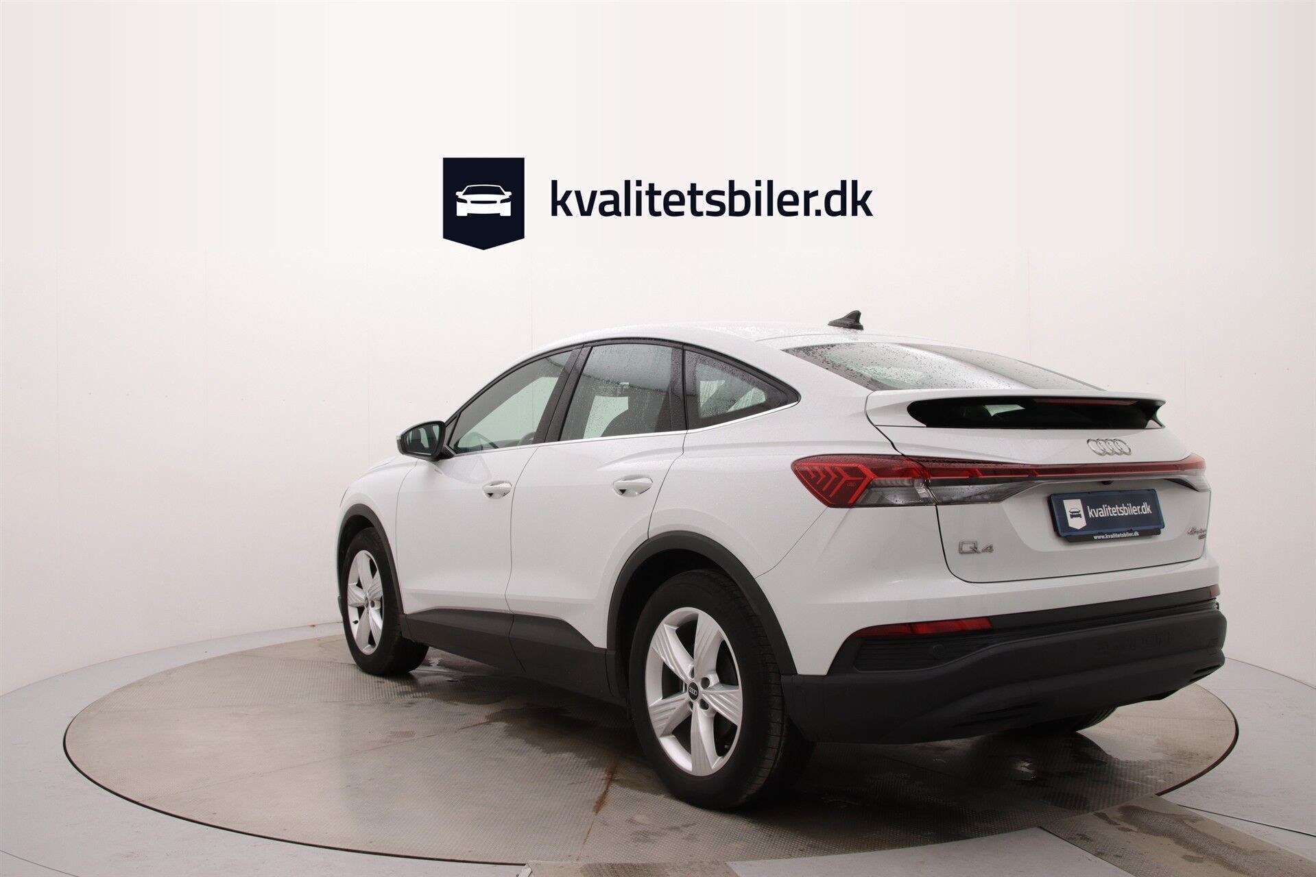 Hvid Audi Q4 fra 2023