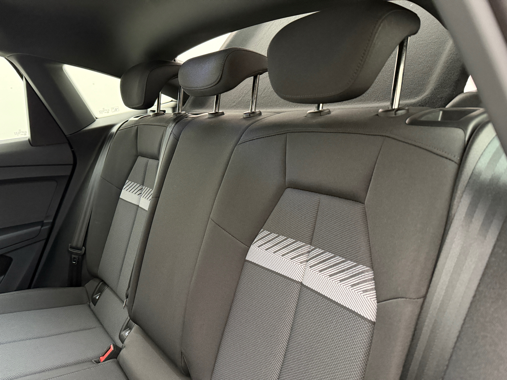 Hvid Audi Q4 fra 2023
