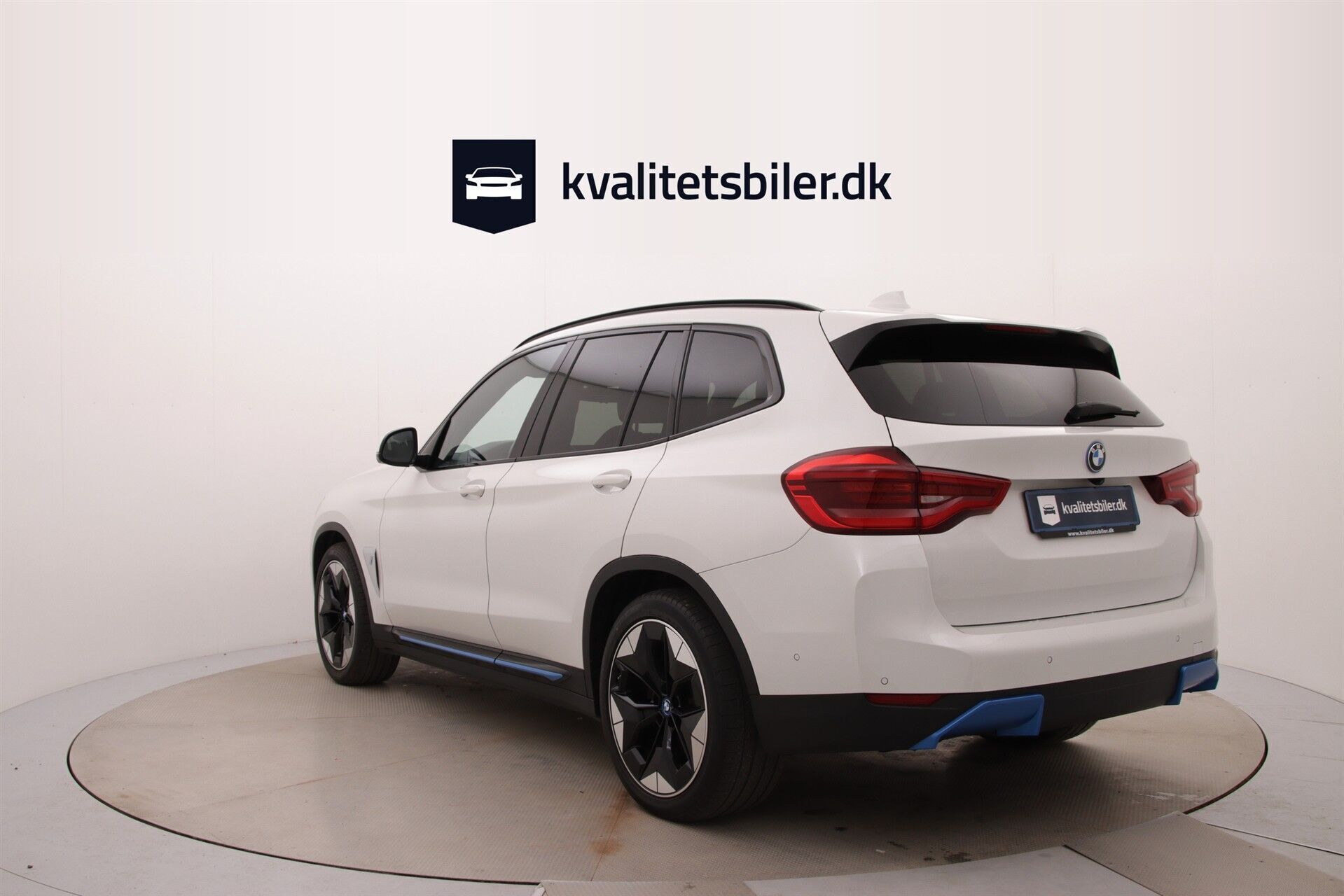 Hvid BMW iX3 fra 2021